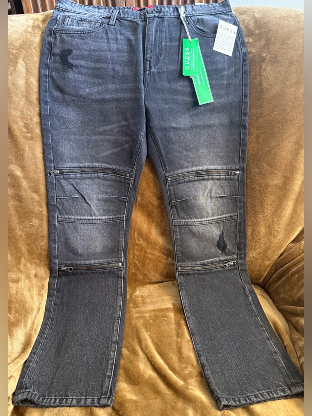 GUESS Men's Mid Rise Skinny “Scotch” Jeans - Size: 33/32 NWT